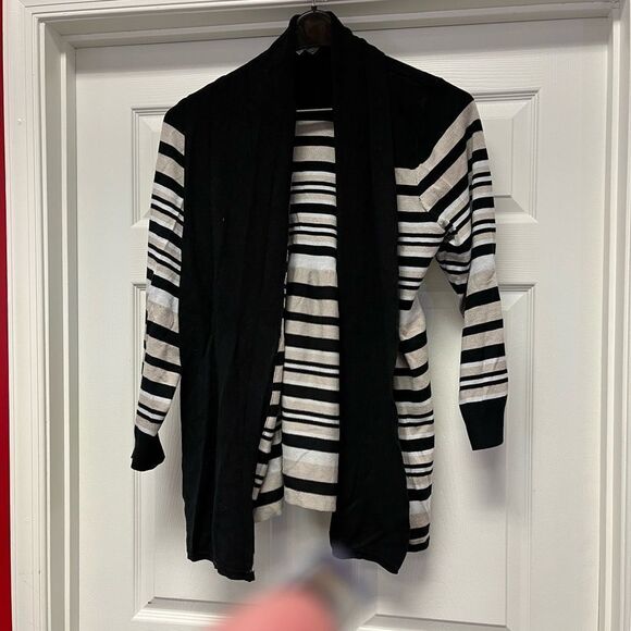 Avenue Sweaters - Avenue Black Stripe Open Front Stripe Cardigan Sweater sz 22/24 EUC